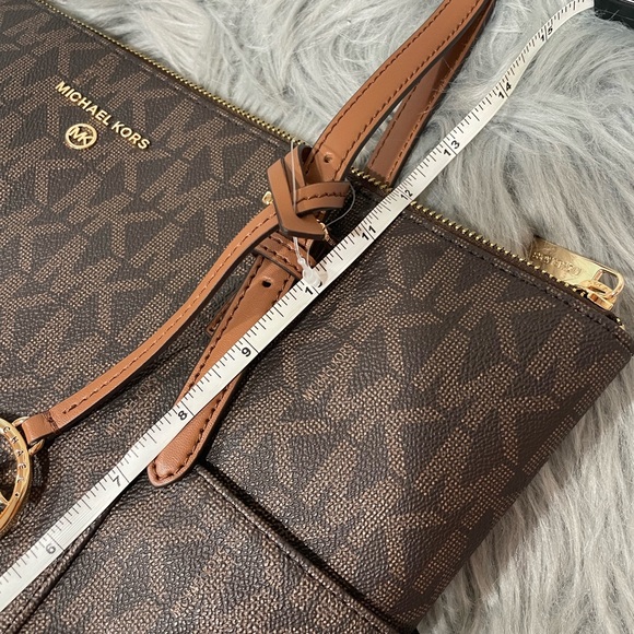 NWT Michael Kors Jet Set Charm Bag - Picture 9 of 10